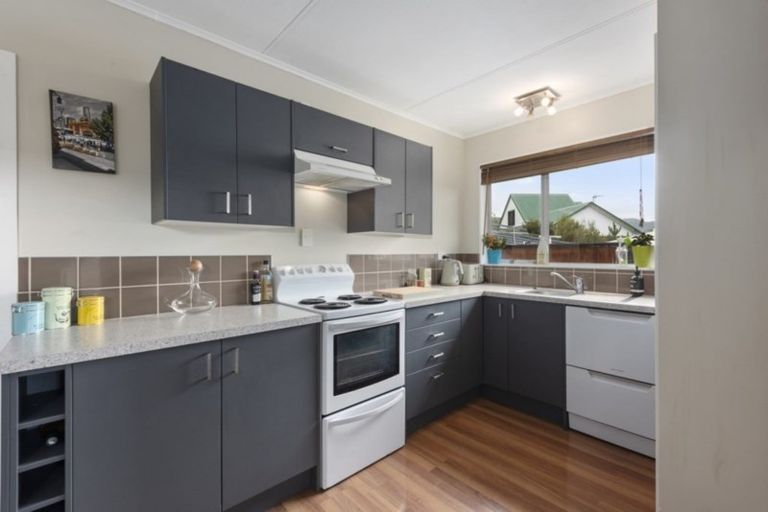 Photo of property in 17a Castle Crescent, Stokes Valley, Lower Hutt, 5019
