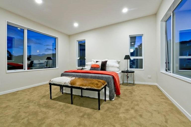 Photo of property in 25 Para Close, Fairview Heights, Auckland, 0632