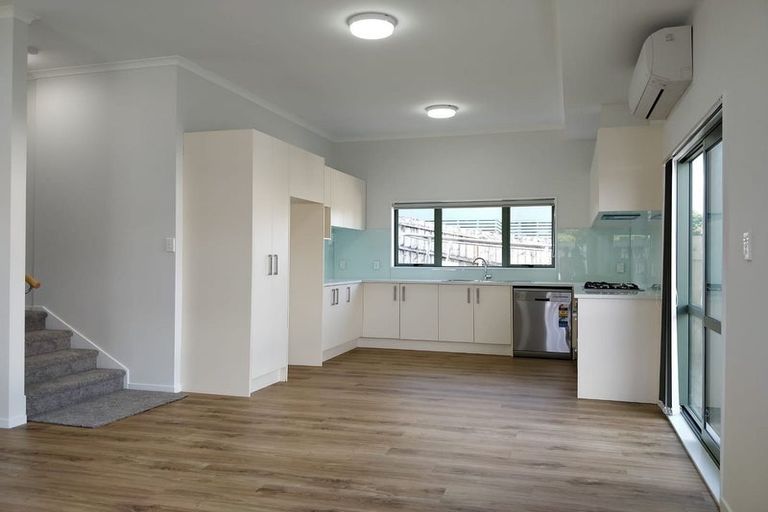 Photo of property in 91 Kamara Road, Glen Eden, Auckland, 0602