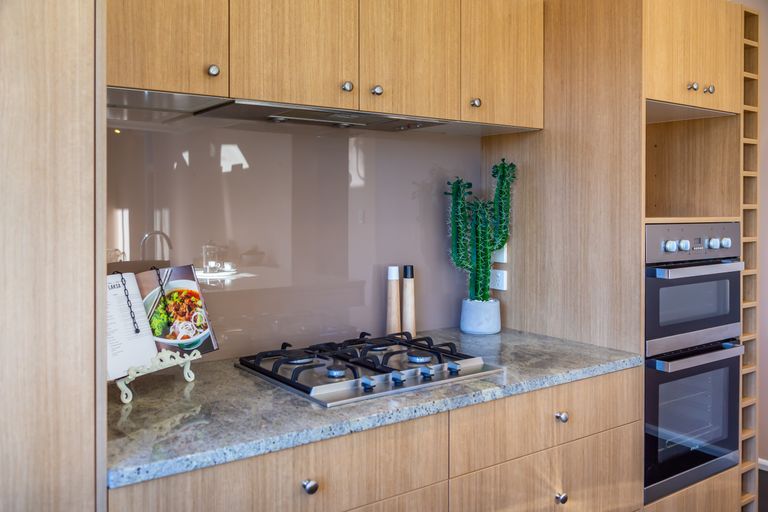 Photo of property in 36 Rockview Place, Mount Pleasant, Christchurch, 8081