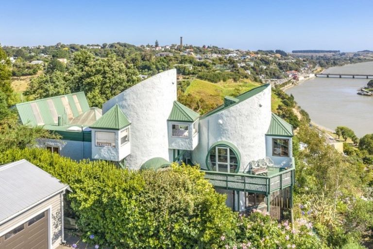 Photo of property in 14 Wairere Road, Bastia Hill, Whanganui, 4500