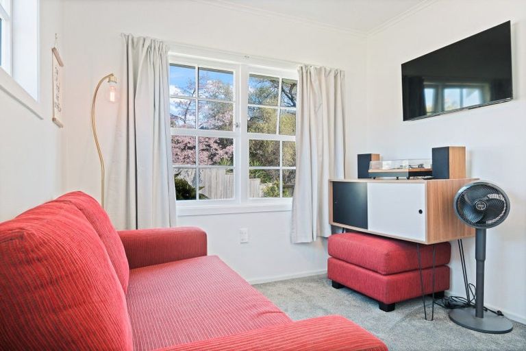 Photo of property in 10 Jarmey Place, Mangakakahi, Rotorua, 3015