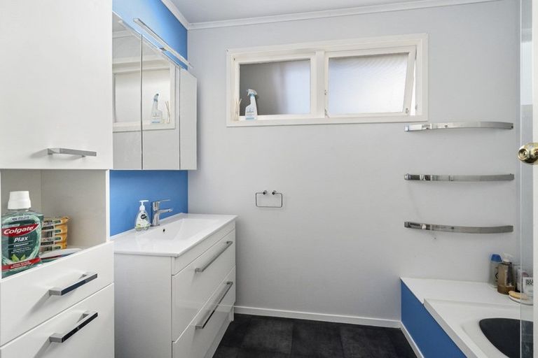 Photo of property in 4 Kimberley Grove, Westbrook, Palmerston North, 4412