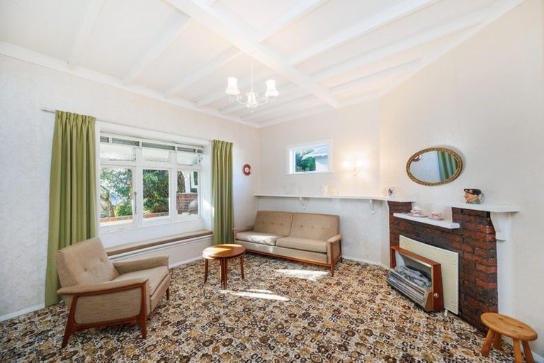 Photo of property in 18 Milverton Avenue, Hokowhitu, Palmerston North, 4410