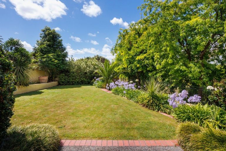 Photo of property in 5 The Oaks, Awapuni, Palmerston North, 4412