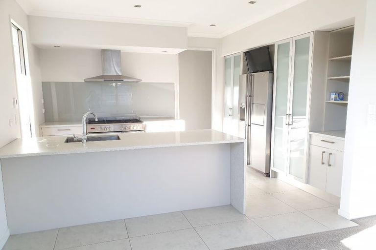 Photo of property in 5 Kelmore Place, Schnapper Rock, Auckland, 0632