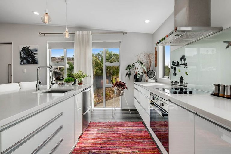 Photo of property in 19 Te Kauri Place, Helensville, 0800