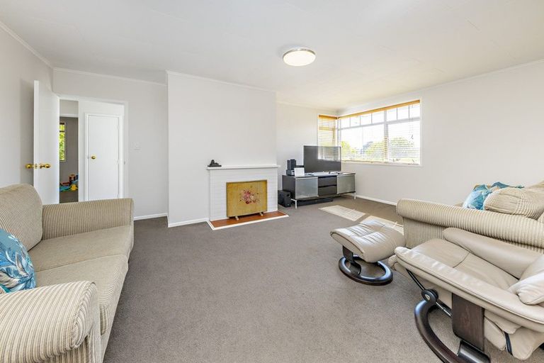 Photo of property in 35 Gossamer Drive, Pakuranga Heights, Auckland, 2010