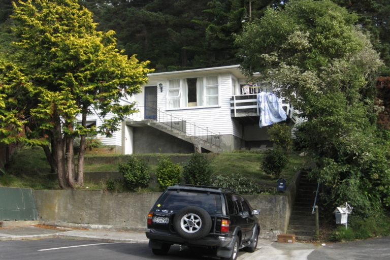 Photo of property in 21 Holmes Grove, Naenae, Lower Hutt, 5011