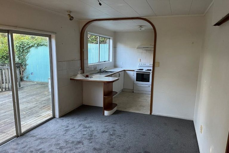 Photo of property in 27 Gladys Avenue, Glenfield, Auckland, 0629