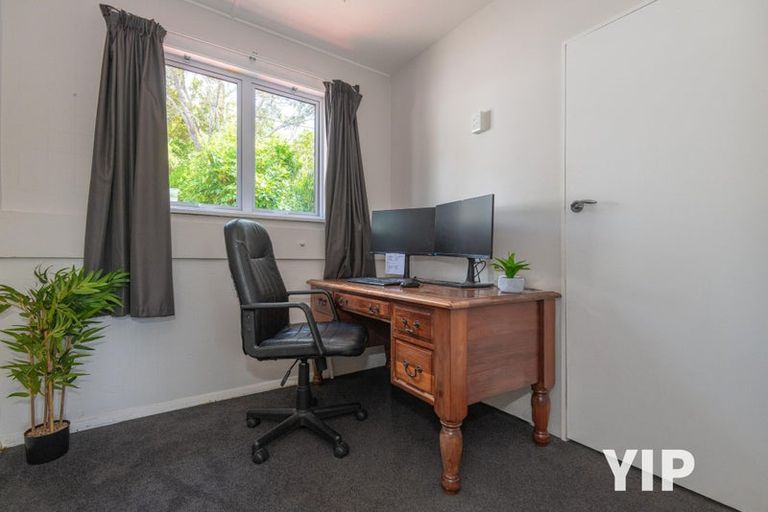 Photo of property in 51 Poto Road, Normandale, Lower Hutt, 5010