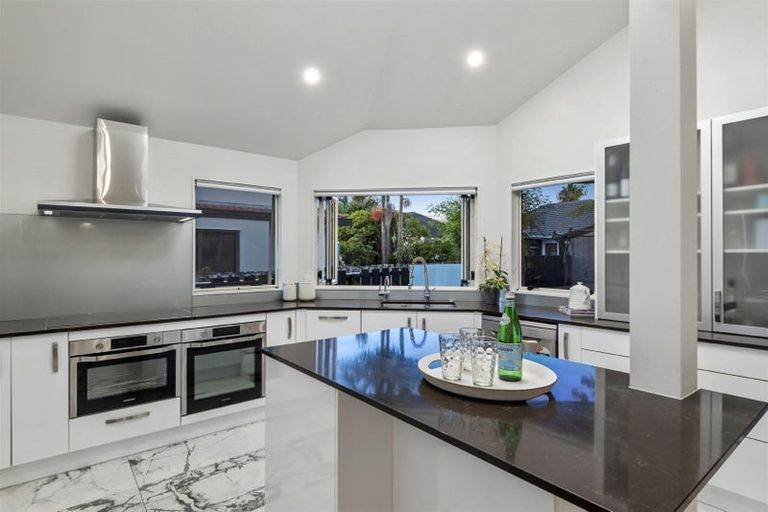 Photo of property in 1/11 Pine Ridge Terrace, Hauraki, Auckland, 0622