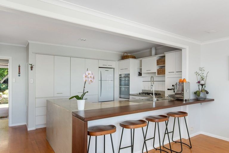 Photo of property in 114 Harbour View Road, Omokoroa, 3114