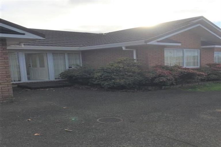 Photo of property in 546 Don Buck Road, Westgate, Auckland, 0614