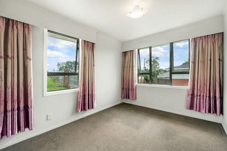 Photo of property in 245 Sunset Road, Sunnynook, Auckland, 0632