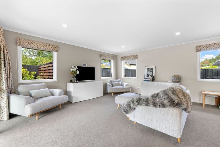 Photo of property in 15a Canberra Place, Redwood, Christchurch, 8051