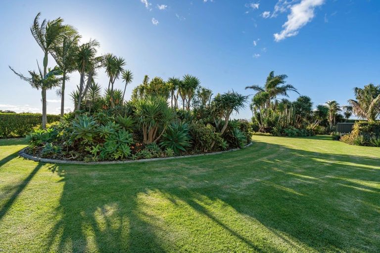 Photo of property in 650 One Tree Point Road, Ruakaka, Whangarei, 0171