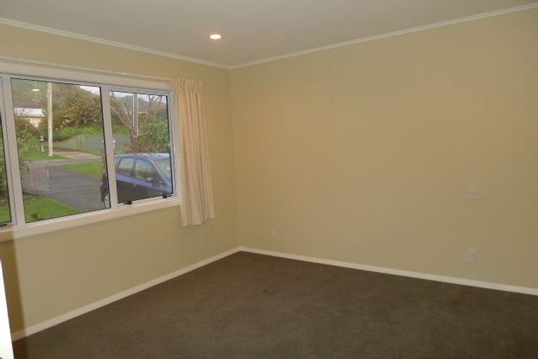 Photo of property in 64 Seddon Street, Waikanae, 5036