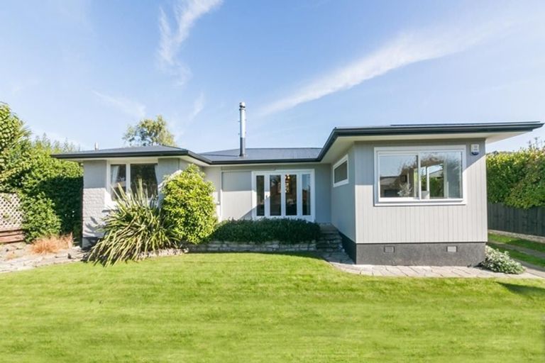Photo of property in 11 Lipscombe Crescent, Havelock North, 4130