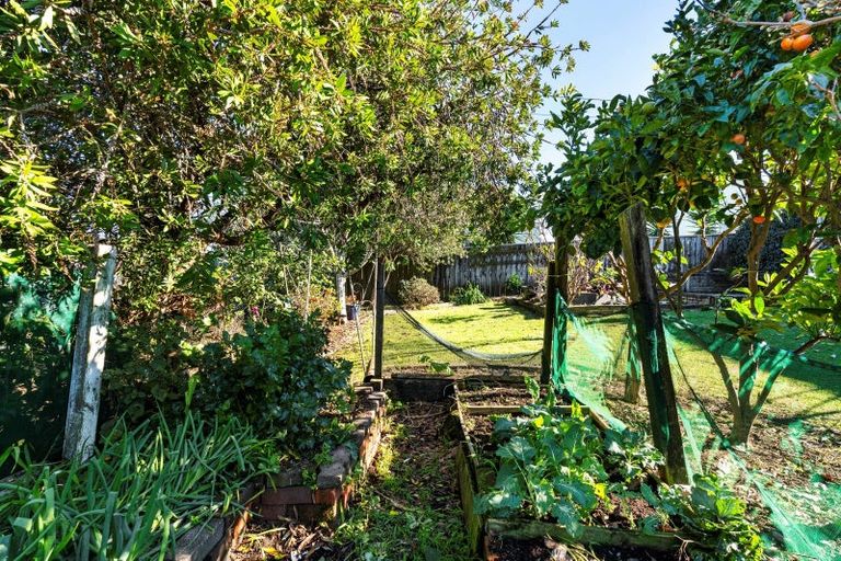 Photo of property in 15 Marama Crescent, Spotswood, New Plymouth, 4310