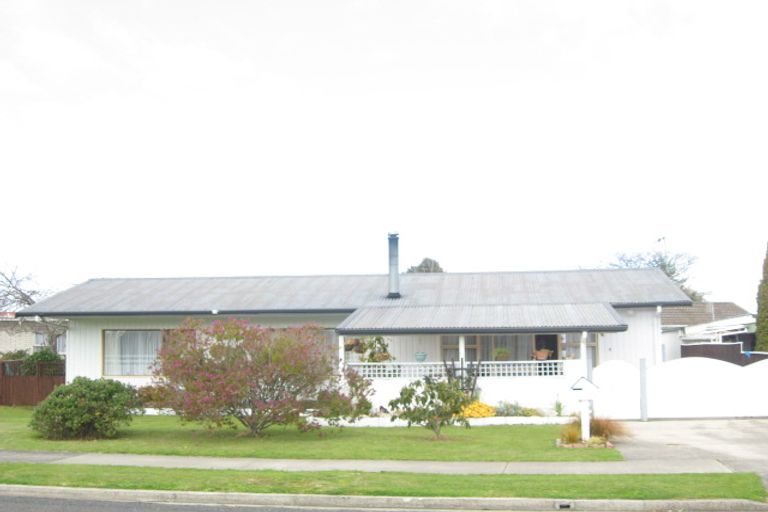 Photo of property in 30 Puriri Crescent, Edgecumbe, 3120