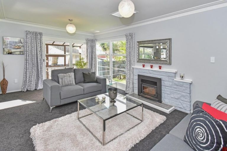 Photo of property in 6 Lawrence Crescent, Hillpark, Auckland, 2102