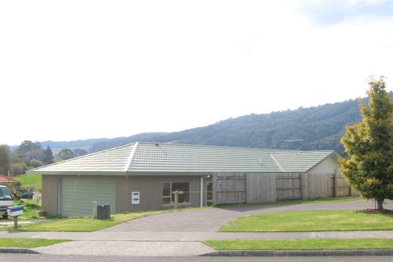 Photo of property in 2 Mccahon Drive, Pukehangi, Rotorua, 3015