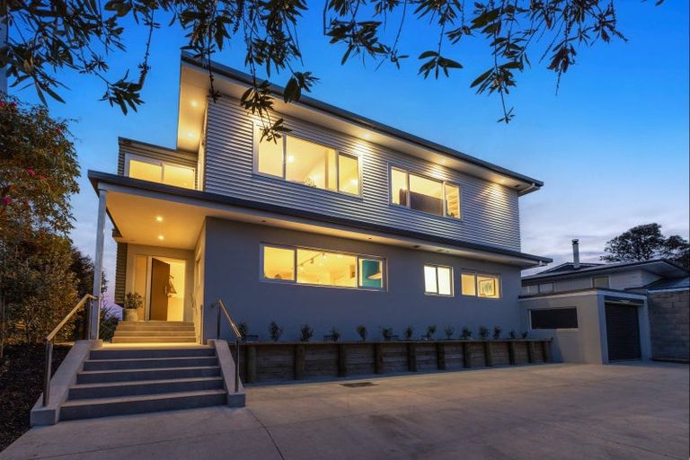 Photo of property in 8 Sykes Avenue, Hatfields Beach, Orewa, 0931