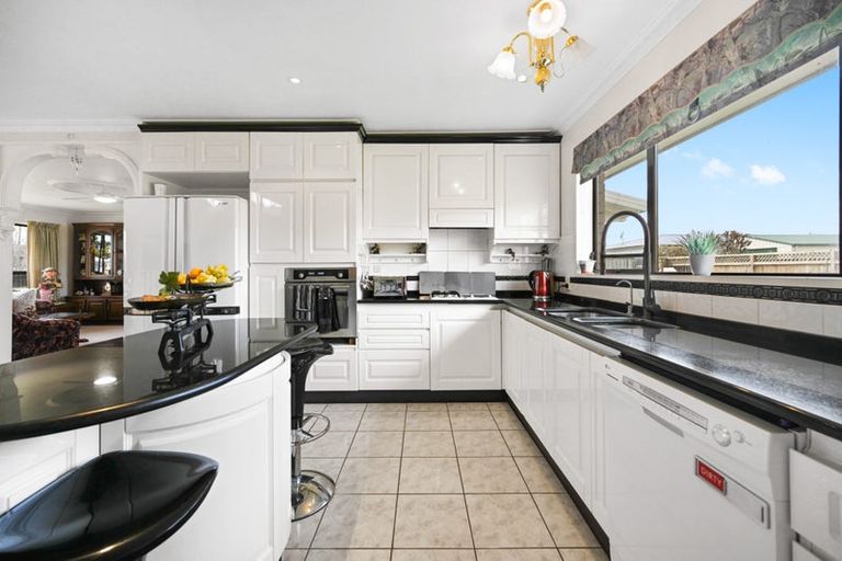 Photo of property in 14 Colstone Street, Glenview, Hamilton, 3206