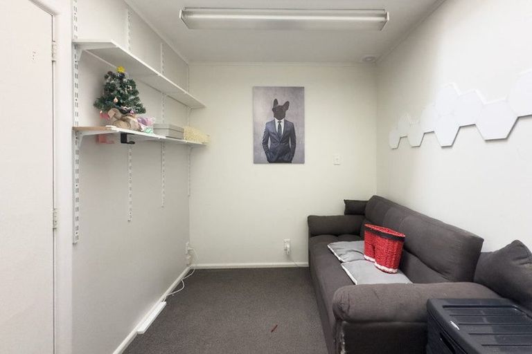 Photo of property in 3a Farnham Place, Ilam, Christchurch, 8041