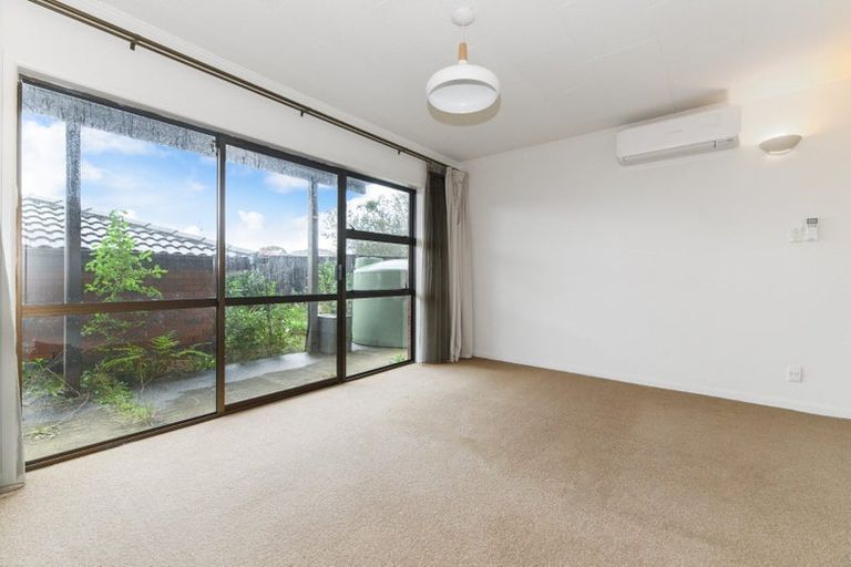 Photo of property in 9 White Heron Drive, Massey, Auckland, 0614