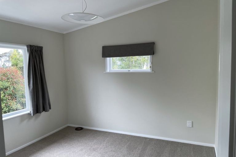 Photo of property in 14 Raymond Terrace, Northcote, Auckland, 0627