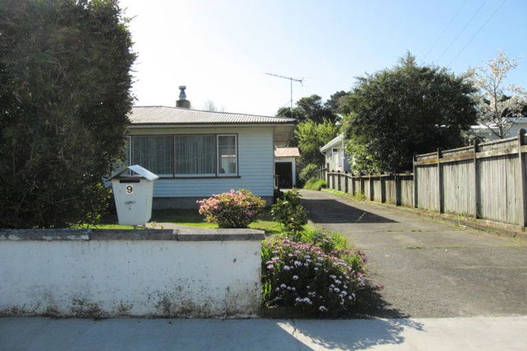 Photo of property in 9 Wairere Grove, Paraparaumu, 5032