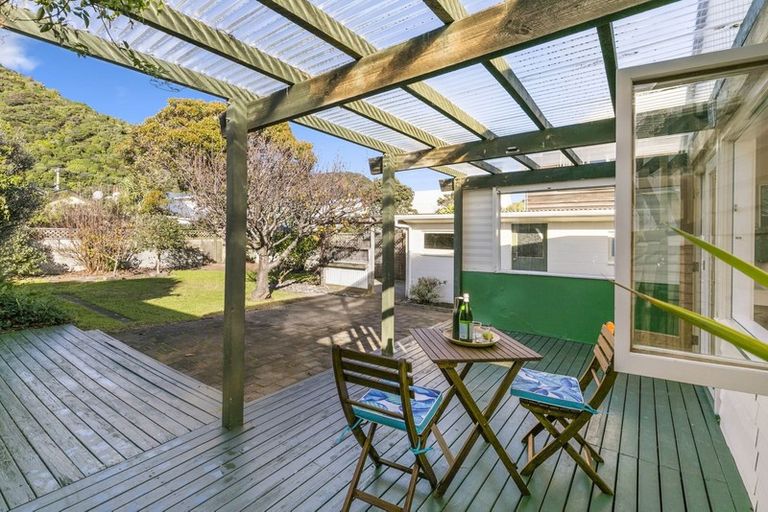 Photo of property in 39 Tuatoru Street, Eastbourne, Lower Hutt, 5013