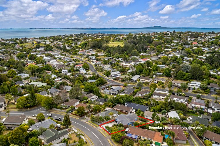 Photo of property in 123 Weatherly Road, Torbay, Auckland, 0630