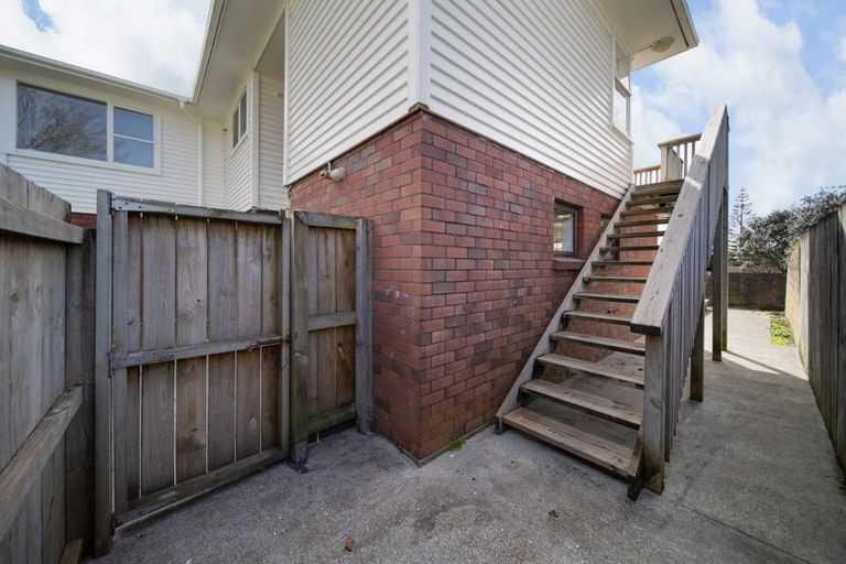 Photo of property in 12 Ronald Place, Manurewa, Auckland, 2102