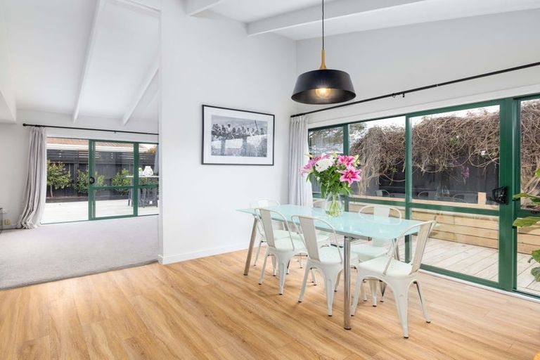 Photo of property in 3 Chilton Drive, Mairehau, Christchurch, 8052