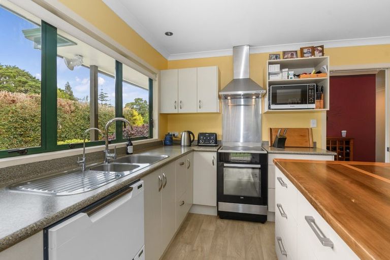 Photo of property in 156a Great North Road, Te Kamo, Kamo, 0185