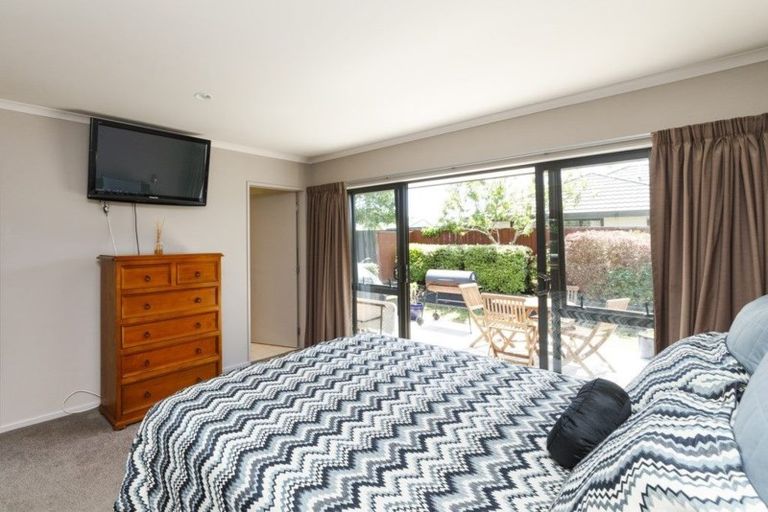 Photo of property in 45 Peter Hall Drive, Kelvin Grove, Palmerston North, 4414
