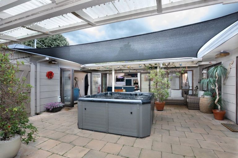 Photo of property in 10 Aitken Street, Bulls, 4818