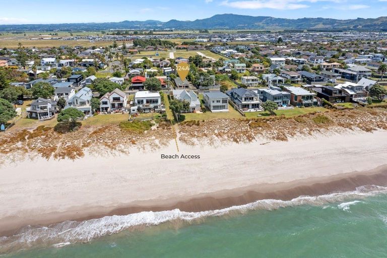 Photo of property in 124a Karewa Parade, Papamoa Beach, Papamoa, 3118