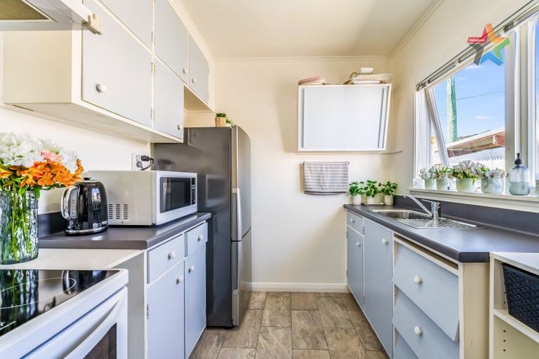 Photo of property in 1/1079 High Street, Taita, Lower Hutt, 5011