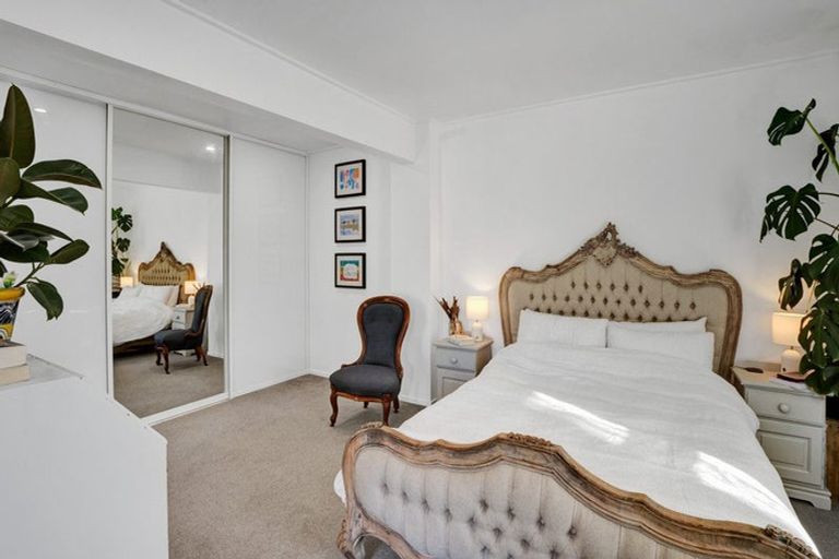 Photo of property in 17 Linda Street, Oakura, 4314