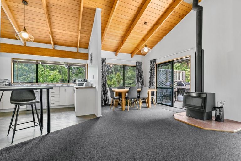 Photo of property in 2a Parklands Avenue, Swanson, Auckland, 0612