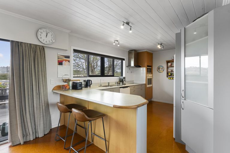 Photo of property in 48 Parkhurst Road, Helensville, 0874