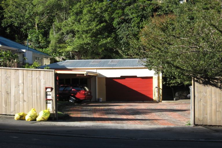 Photo of property in 66 Newlands Road, Newlands, Wellington, 6037