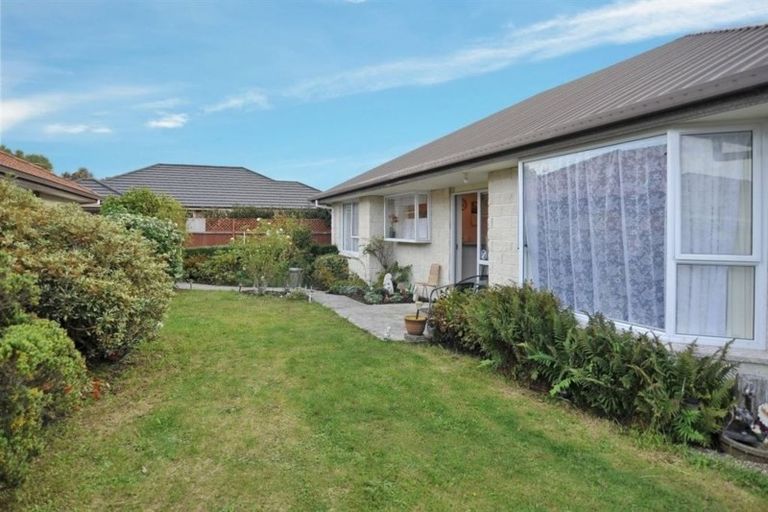 Photo of property in 3/57 Tyrone Street, Belfast, Christchurch, 8051