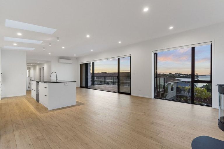 Photo of property in 1 Rangitoto View Road, Cockle Bay, Auckland, 2014