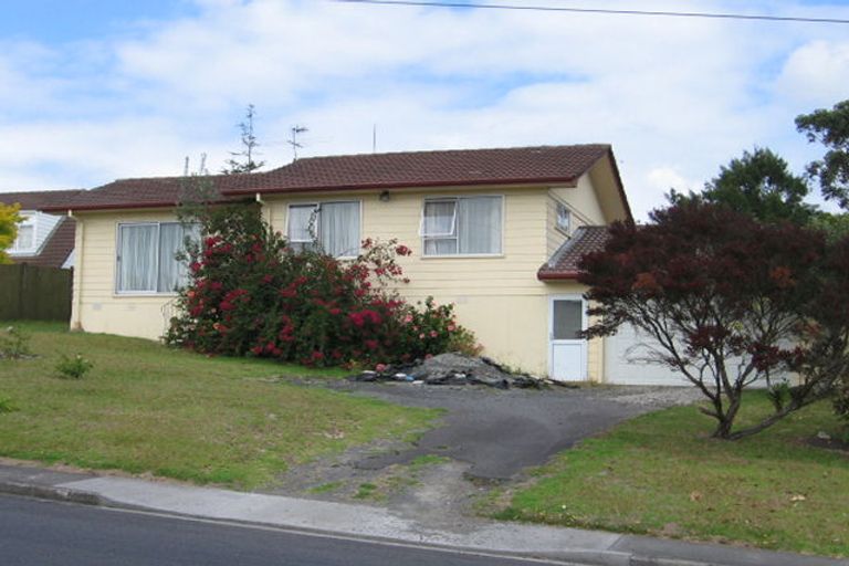 Photo of property in 71 Luckens Road, West Harbour, Auckland, 0618