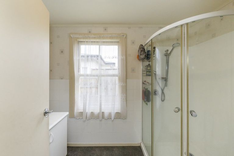 Photo of property in 129 Featherston Street, Palmerston North, 4410